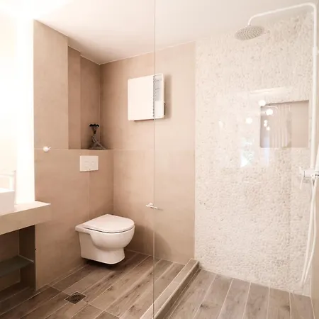 F & B Collection - Central Gems Apartment