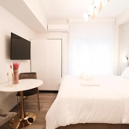 Apartment F & B Collection - Central Gems *