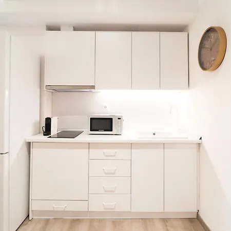 F & B Collection - Central Gems Apartment