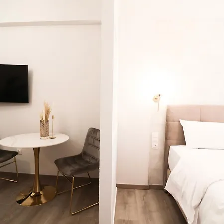 F & B Collection - Central Gems Apartment