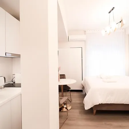 Apartman F & B Collection - Central Gems