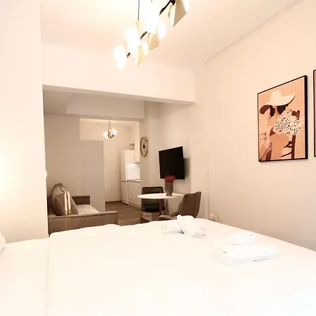 F & B Collection - Central Gems Apartman *