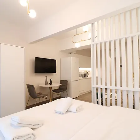 Apartman F & B Collection - Central Gems